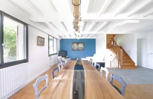 Saint-Alban-de-Montbel Villa | Beautiful villa on the slopes of Lake Aiguebelette!