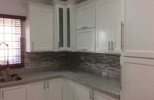 Gordon Town Apartment | Beautiful furnished apartment with all modern amenities