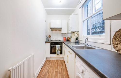 Sands End Apartment | Beautiful Garden Flat near Chelsea