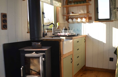 Badlesmere Cabin | Beautiful Glamping Hut in stunning rural location with Exclusive Hot Tub