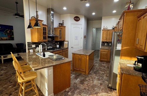 Arizona City House | Beautiful Golf Course Home - 3 Bedrooms/4 Beds/1 King/1 Queen/2 Full - Office