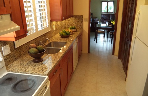 Homestead House | Beautiful Guest Home On 5 Acres. Close to Everglades, Biscayne Bay, Fl Keys