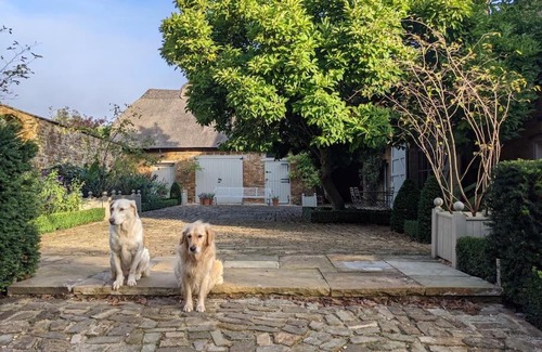 Sibford Gower House | Beautiful guest house in a Cotswolds village