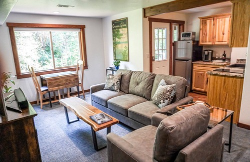 Ashland Apartment | Beautiful Guest Suite with Private Deck Overlooking Forest and Waterfall
