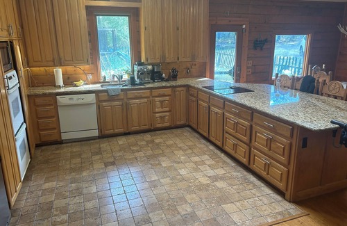 Forestburg Cabin | Beautiful Hidden Gem: Texas themed log cabin on 72 acres next to LBJ Grasslands