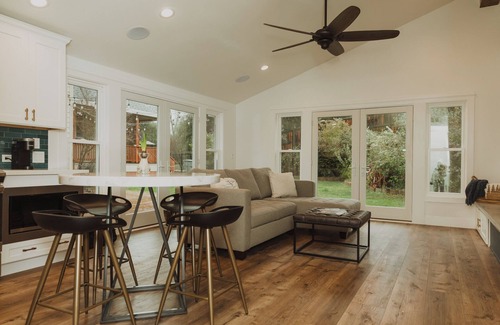 Redding Cottage | Beautiful High End Get Away Home- Visit Lassen National Park & Whiskeytown Lake