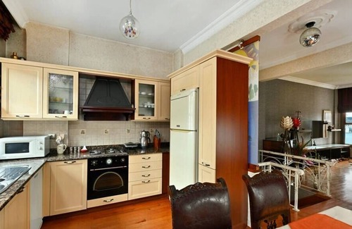 Arnavutkoy House | Beautiful Historic 3BD Townhouse + Sea Views! #128