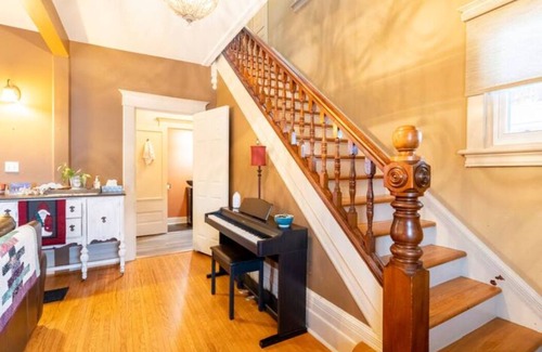 Goderich House | Beautiful Historic Home near the beach