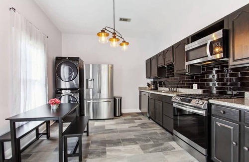Milan House | Beautiful Historic 5br Home in Uptown