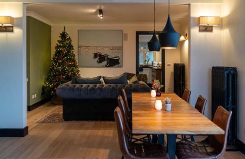 Balen House | Beautiful holiday home in Vlaanderen with shared pool