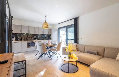 Zutendaal House | Beautiful holiday home in the middle of the woods