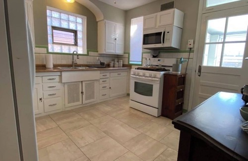 St. Louis Apartment | Beautiful Holly Hills Hideaway - 2BD/1BA in charming, safe & quiet neighborhood!