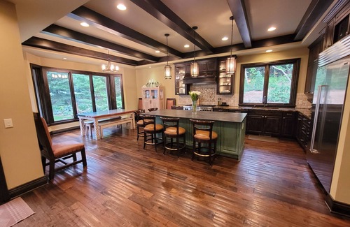 Minnetonka House | Beautiful Home 8 miles from Downtown Minneapolis adjacent to private Golf Course