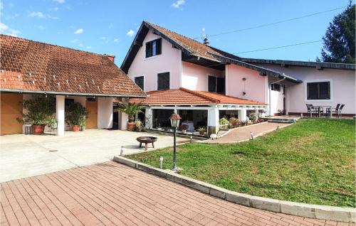 Durdevac House | Beautiful Home In Budrovac With Wi-Fi