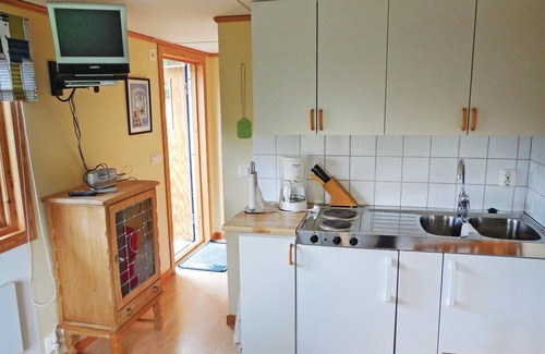 Listarum House | Beautiful home in Gäsrsnäs with WiFi