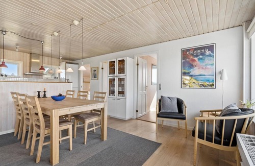 Bjerregard Strand House | Beautiful home in Hvide Sande with WiFi