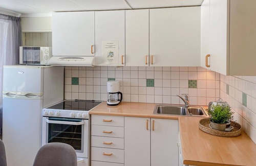 Mesnali House | Beautiful home in Mesnali with WiFi