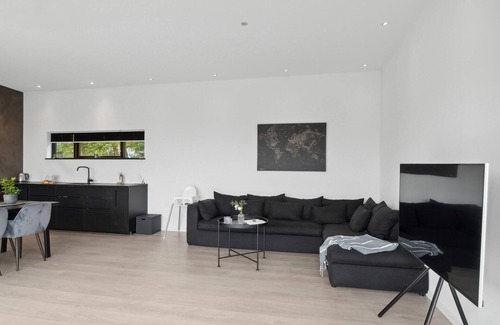 Olsted House | Beautiful home in ølsted with kitchen