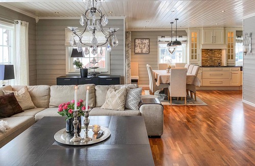 Stryn House | Beautiful home in Stryn with kitchen
