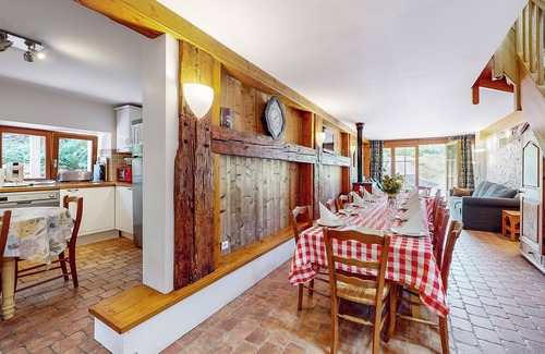 Taintrux House | Beautiful home in Taintrux with WiFi