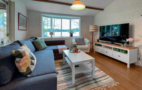 Hallaryd House | Beautiful Home In Vägla With Wifi