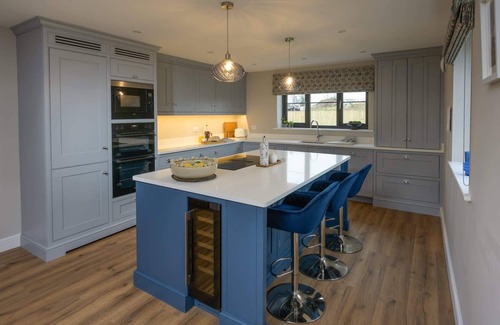 Northway House | Beautiful Home Nr Wye Valley, Parking & Garden