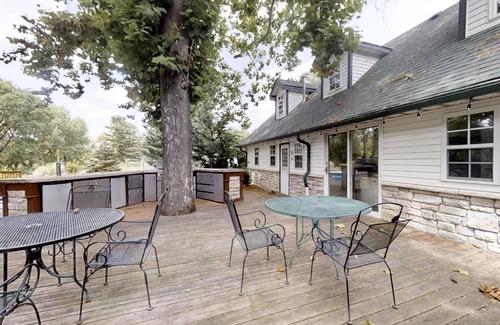 Cedar Lake House | Beautiful Home Oasis