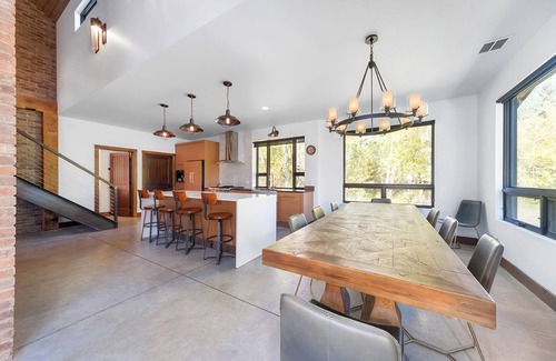 Roberts House | Beautiful home on 16 acres with private access to Rock Creek!