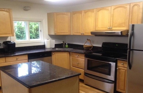 Highline House | Beautiful Home On Glen Acres Golf Course, Hottub!