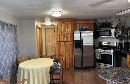Roberts Cabin | Beautiful home steps from the lake, Mountain View’s