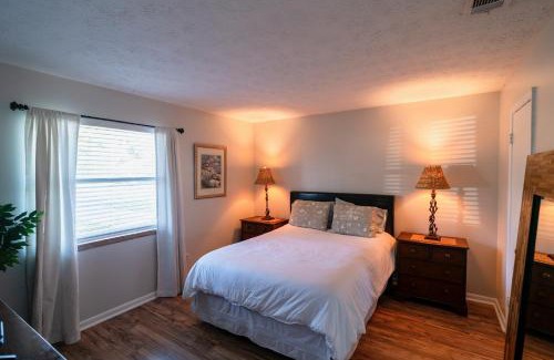Dolphin's Cove House | Beautiful home close to the Beach and Mayo Clinic