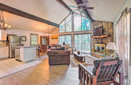 Pine Mountain Valley Villa | Beautiful Home with Mountain-View Deck + Smart TV
