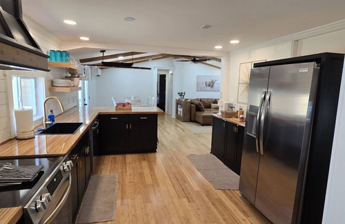 Peletier House | Beautiful home with a private Hottub and Pool, only three miles from Emerald Isle Beach