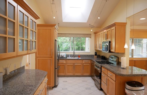 Pinole House | Beautiful Home with Spectacular Bay View From Patio!