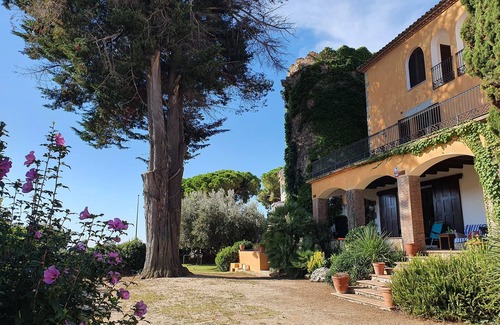 Caldes d'Estrac Villa | Beautiful house with Medieval tower