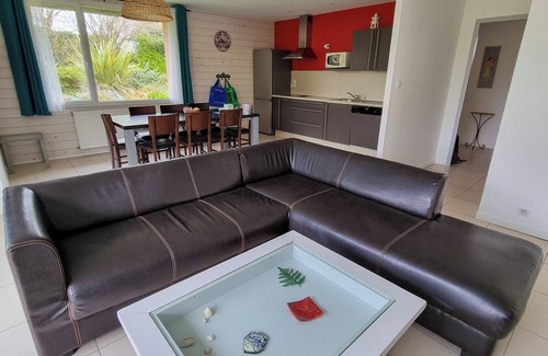 Guisseny Cottage | BEAUTIFUL HOUSE 100 METRES FROM THE BEACH WITH SHARED HEATED POOL