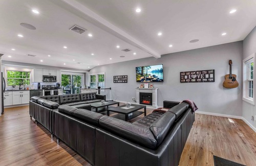 Wallenpaupauk Lake Estates House | Beautiful House, Dogs ok! in WLE! Walk to the pool!