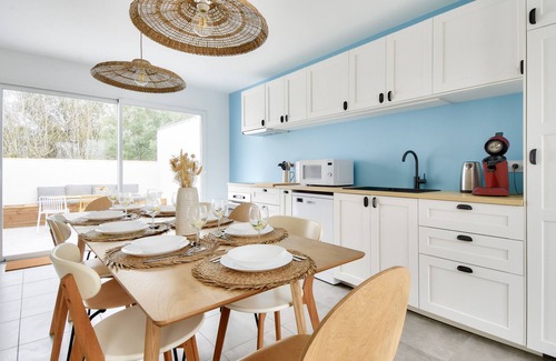 La Gueriniere House | Beautiful house for 8- 400m from the beach- terrace