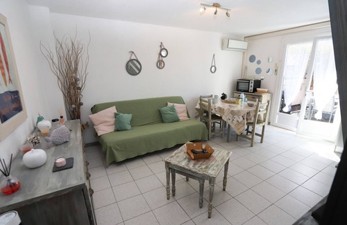Saint-Cyprien Plage Ski Chalet | Beautiful house for 6 people with swimming pool at the port of St Cyprien