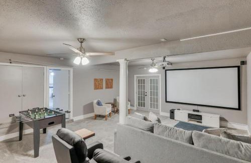 Dallas House | Beautiful House for BIG Groups with a Cinema Room