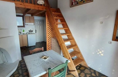 Koumeika House | Beautiful house located on a hill in Samos Island, 400 m from an organized beach