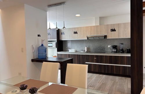 Cuenca House | Beautiful house+suite: Convenient, comfortable, safe, well located, garage, barbecue area