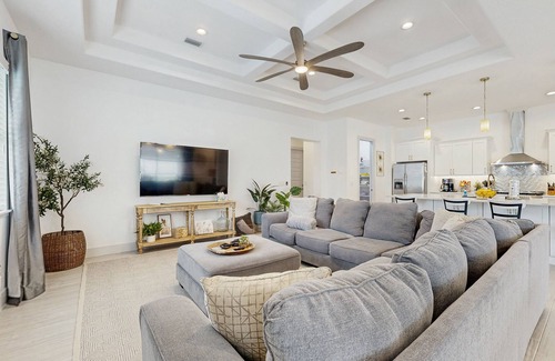 Palm Coast House | Beautiful house with heated pool, full kitchen, central AC, and washer/dryer