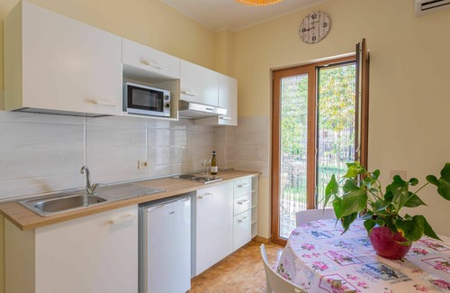 Francavilla al Mare Apartment | Beautiful apartment for 4 guests with A/C, WIFI, TV, terrace and parking