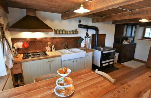 San Giacomo Filippo House | Beautiful private villa for 6 people with TV and parking