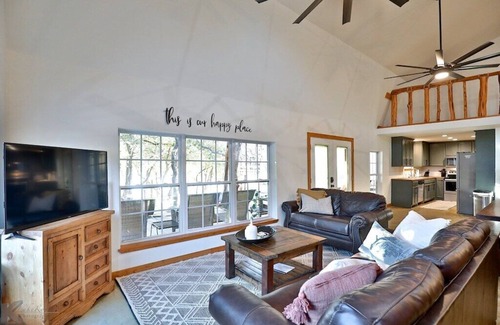 Brownwood Cabin | Beautiful Lake Brownwood Lakefront Home W/Private Dock