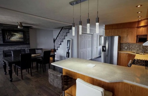 West Nipissing House | Beautiful lake house! (pet friendly)