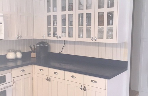 Kingston House | Beautiful Lakefront 3b/2b updated home within an hour from Boston