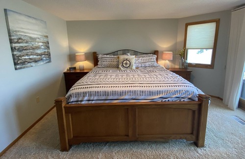 Clarion House | Beautiful Lakefront Home