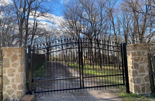 West Tawakoni House | Beautiful lakefront house in private woods